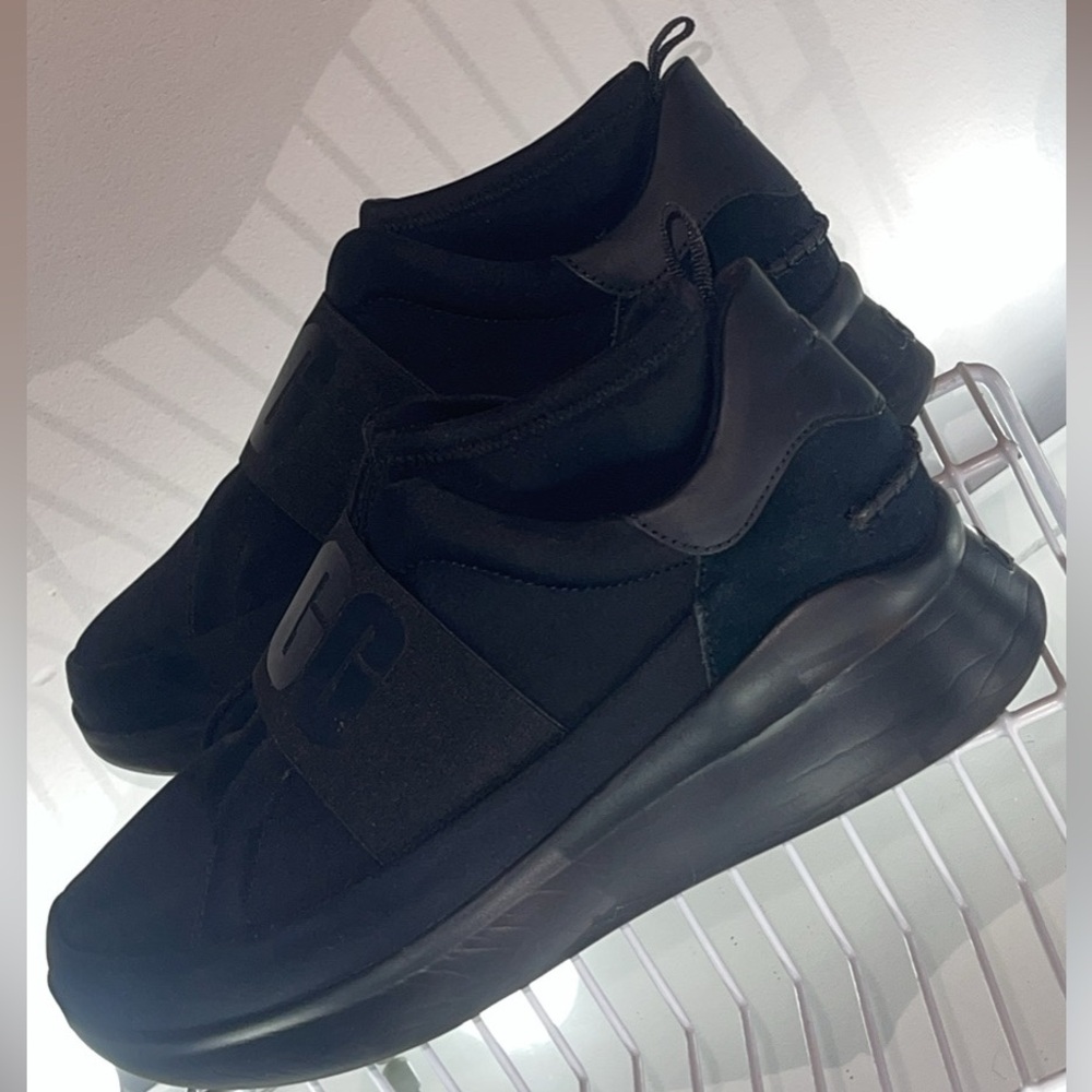 Sz W9 UGG Neutra Neoprene Sneaker Black on Black